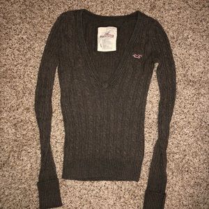 V-Neck Sweater. Small.